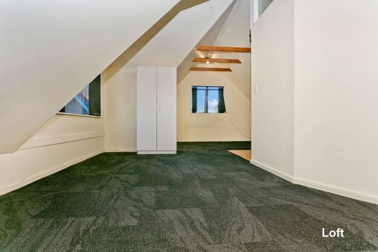 Photo of property in 12 Sunward Rise, Glenfield, Auckland, 0629
