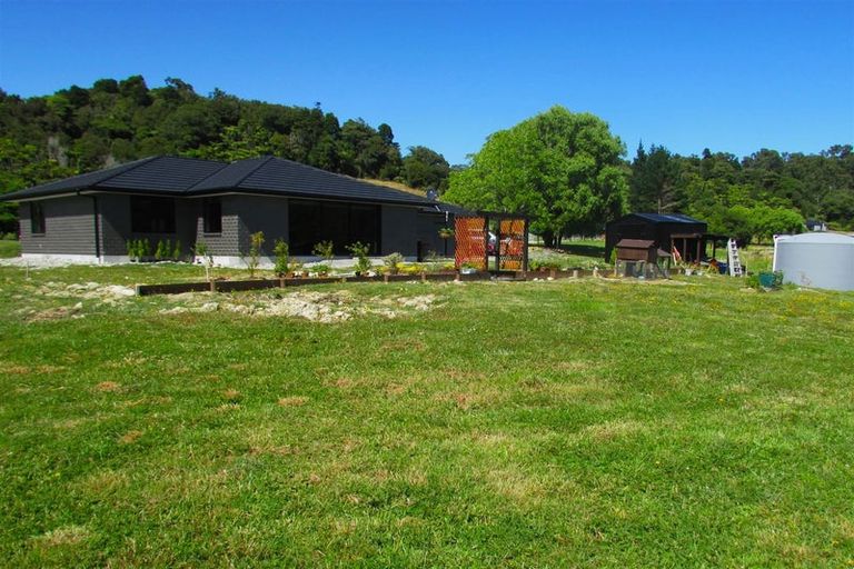 Photo of property in 2 Aorangi Drive, Greymouth, 7805