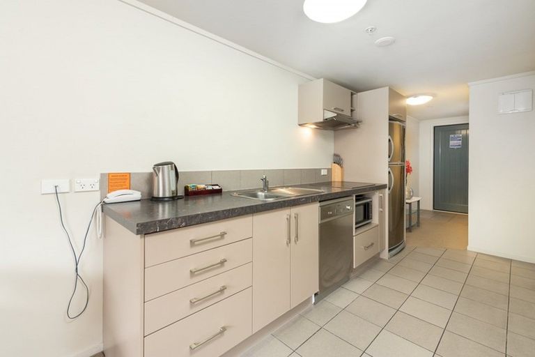 Photo of property in Atlas Apartments, 2/49 Maunganui Road, Mount Maunganui, 3116