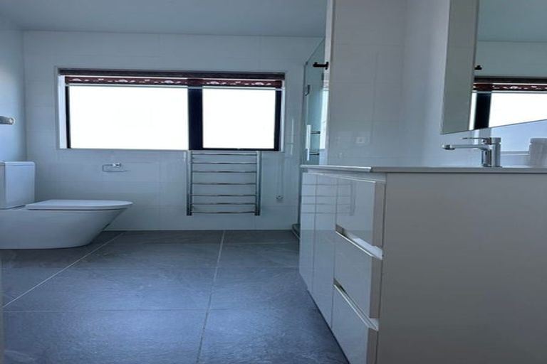 Photo of property in 53 Pitoitoi Drive, Riverhead, 0820