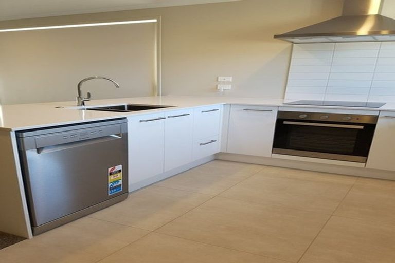 Photo of property in 51 Sentinel Avenue, Omokoroa, 3114