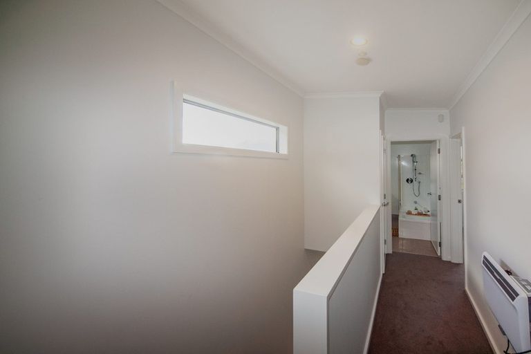 Photo of property in 40 Erlestoke Crescent, Churton Park, Wellington, 6037