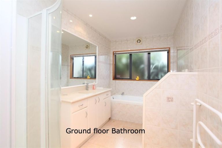 Photo of property in 2 Devon Road, Bucklands Beach, Auckland, 2012