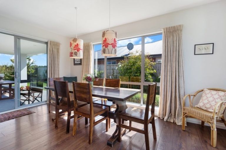 Photo of property in 19 Walnut Way, Rangiora, 7400