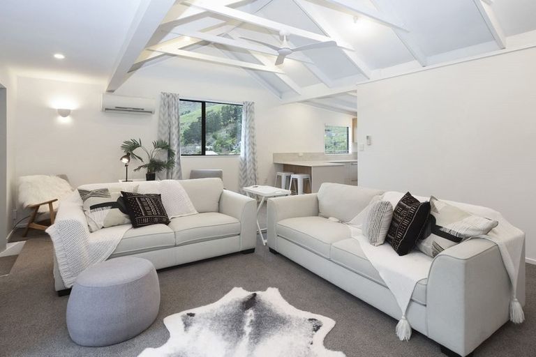 Photo of property in 14 Heathvale Place, Heathcote Valley, Christchurch, 8022