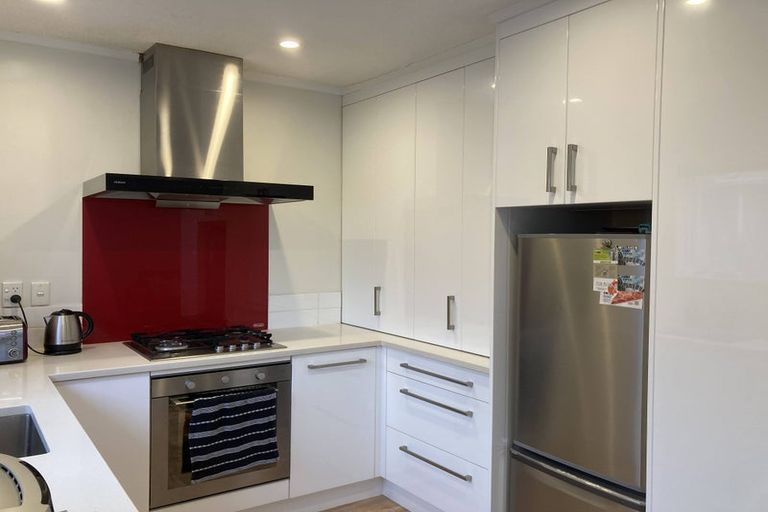 Photo of property in 9/8 Palmer Crescent, Silverstream, Upper Hutt, 5019