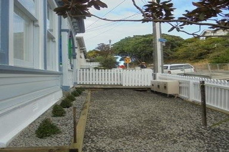 Photo of property in 127 Tasman Street, Mount Cook, Wellington, 6021
