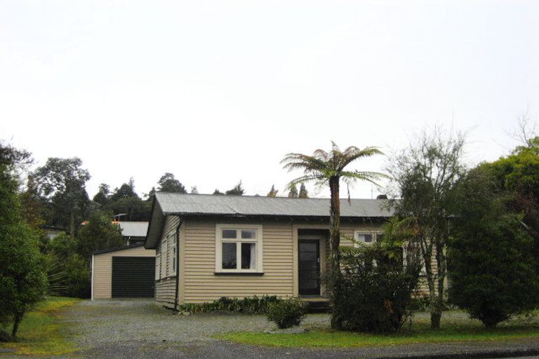 Photo of property in 54 Ahau Street, Moana, 7872