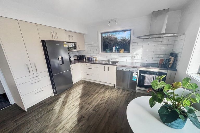 Photo of property in 2/68 Somerfield Street, Somerfield, Christchurch, 8024