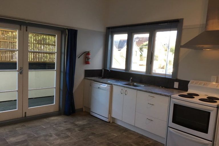 Photo of property in 101 Brougham Street, Mount Victoria, Wellington, 6011