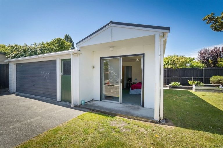 Photo of property in 48 Grahams Road, Ilam, Christchurch, 8041