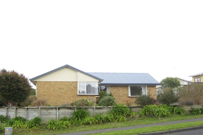 Photo of property in 42 Poplar Grove, Whalers Gate, New Plymouth, 4310