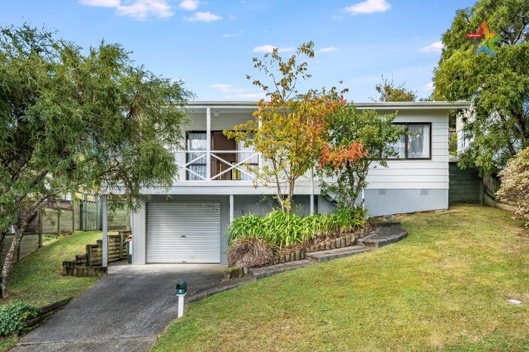 Photo of property in 11 Robson Street, Stokes Valley, Lower Hutt, 5019