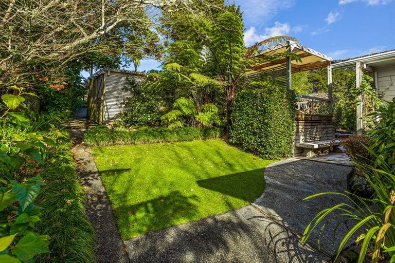 Photo of property in 22 Opanuku Road, Henderson Valley, Auckland, 0612