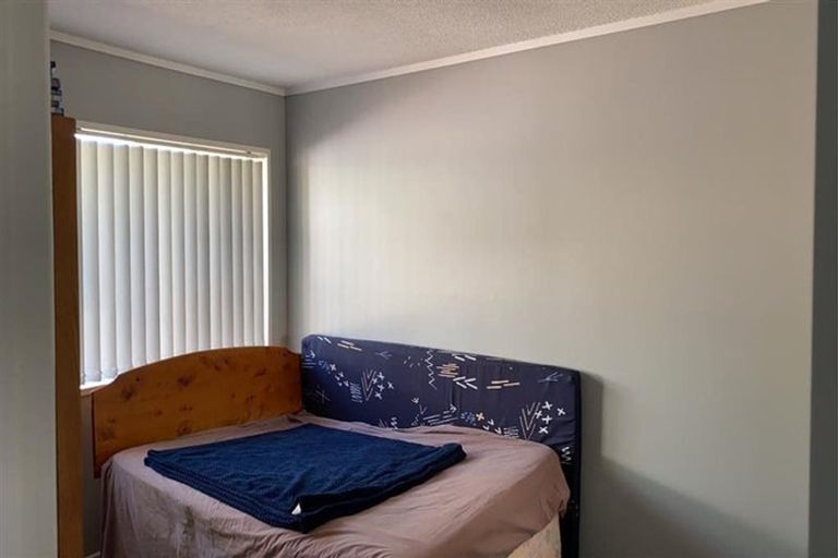 Photo of property in 2/49a Landon Avenue, Mangere East, Auckland, 2024