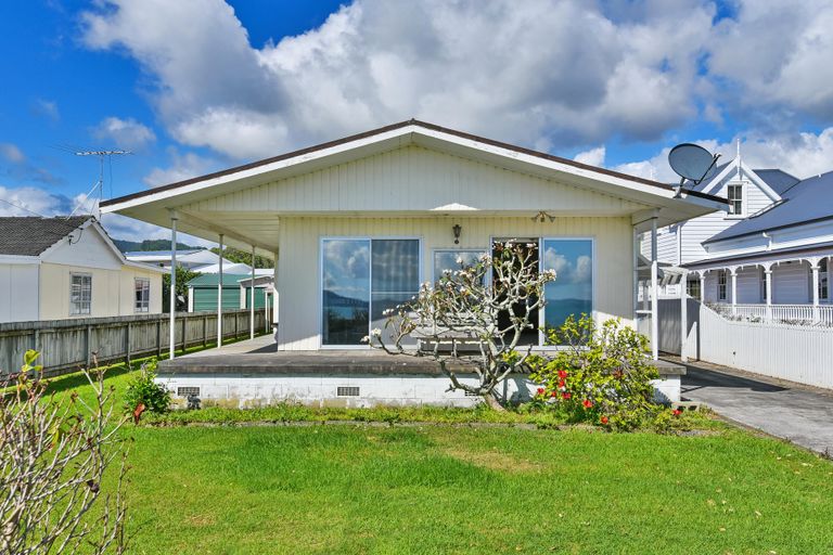 Photo of property in 1545 Clevedon Kawakawa Road, Kawakawa Bay, 2585