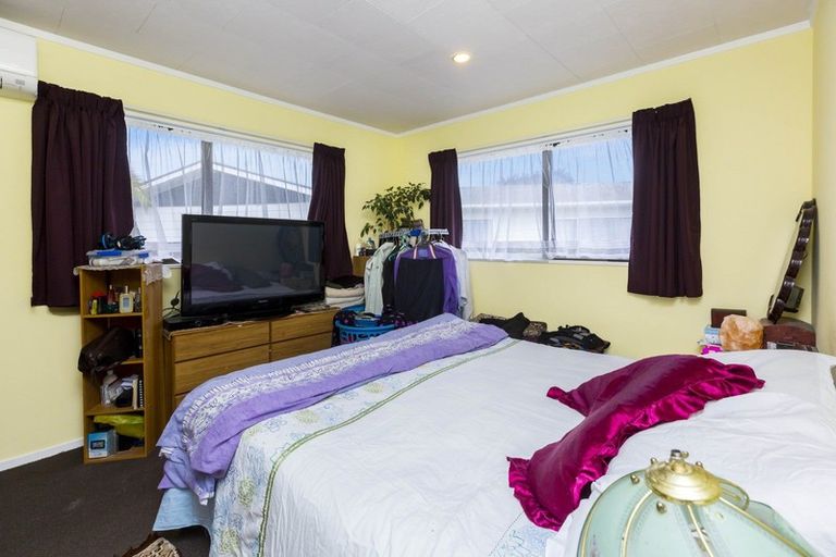 Photo of property in 3b Wyoming Grove, Totara Park, Upper Hutt, 5018