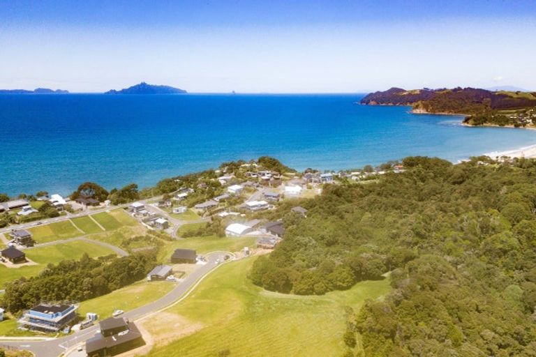 Photo of property in 4 Starlight Place, Langs Beach, 0582