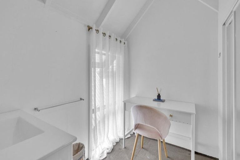 Photo of property in 68 Palatine Terrace, Saint Martins, Christchurch, 8022