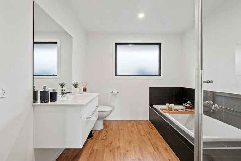 Photo of property in 17 Sandford Terrace, Lower Shotover, Queenstown, 9304