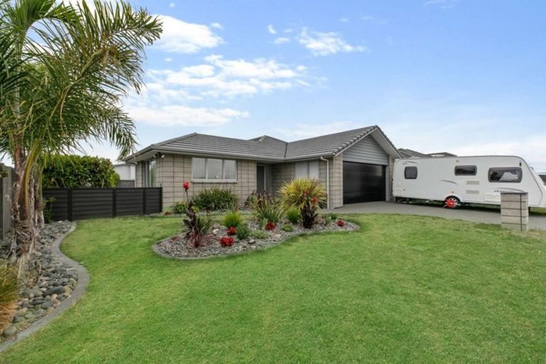 Photo of property in 3 Kamahi Crescent, Papamoa Beach, Papamoa, 3118