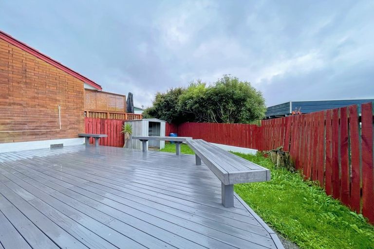 Photo of property in 2/82 Moore Street, Hillcrest, Auckland, 0627