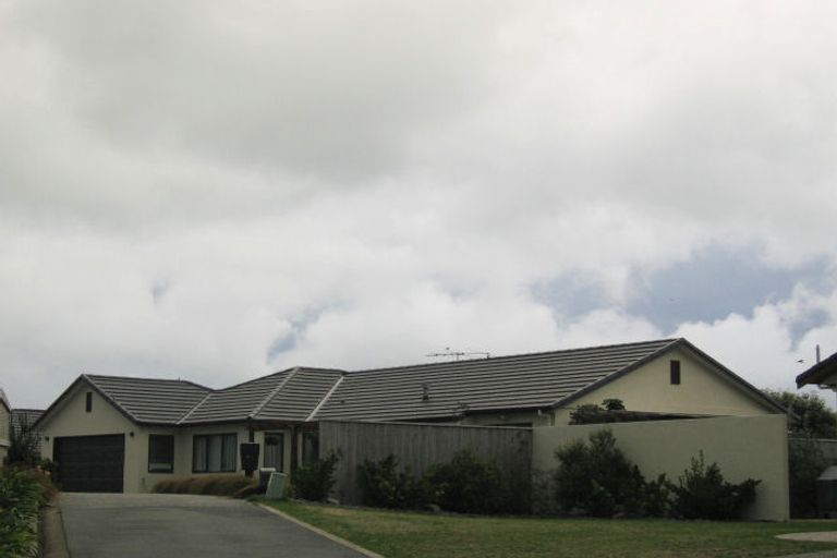 Photo of property in 51 Regent Drive, Paraparaumu Beach, Paraparaumu, 5032