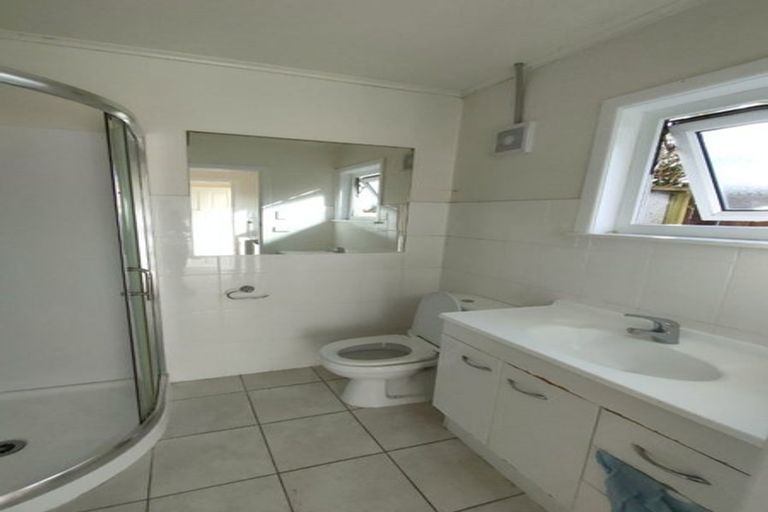 Photo of property in 6c Seaview Road, Milford, Auckland, 0620