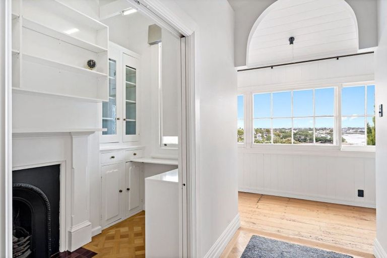 Photo of property in 65 Marine Parade, Herne Bay, Auckland, 1011