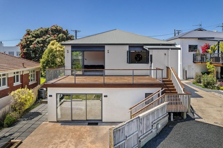 Photo of property in 28 Cliffs Road, Saint Clair, Dunedin, 9012