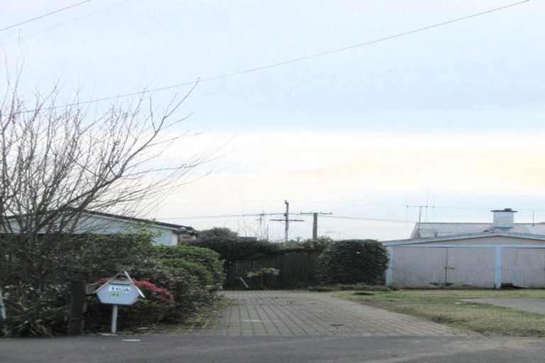 Photo of property in 16 Howden Road, Fairfield, Hamilton, 3214