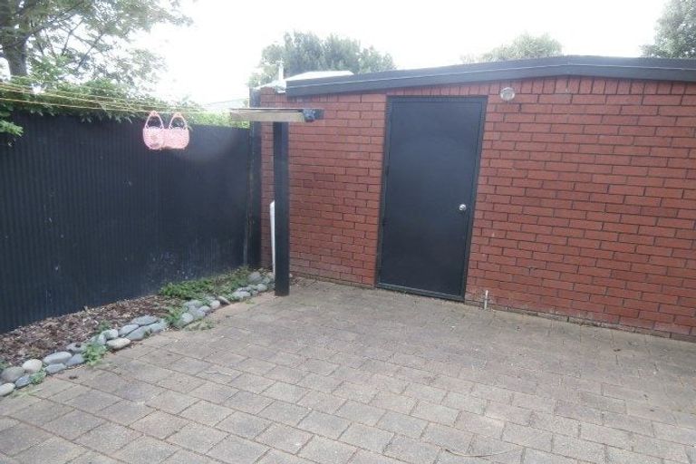 Photo of property in 2/238 Edgeware Road, Edgeware, Christchurch, 8013