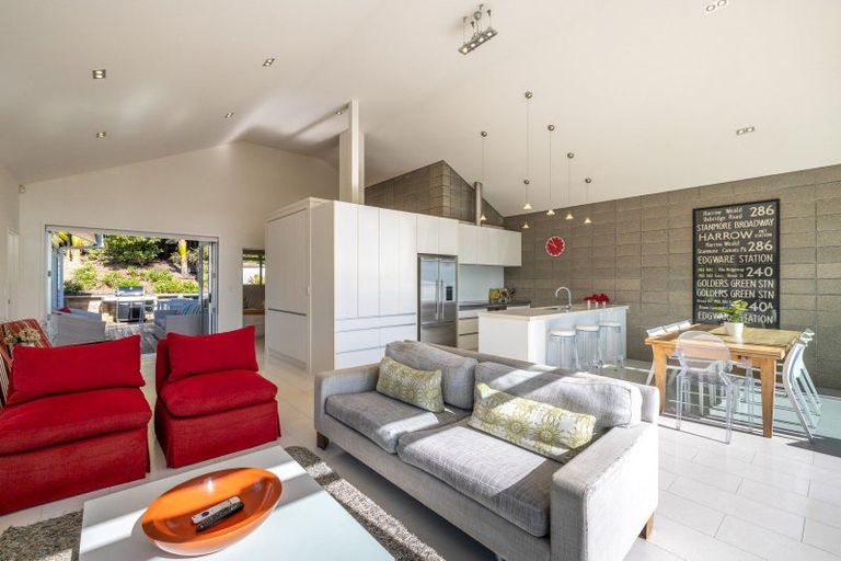 Photo of property in 2/28 Beach Parade, Oneroa, Waiheke Island, 1081