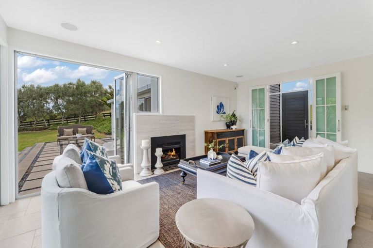 Photo of property in 122 Brownhill Road, Whitford, Manurewa, 2576