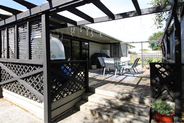 Photo of property in 28 King Street, Carterton, 5713