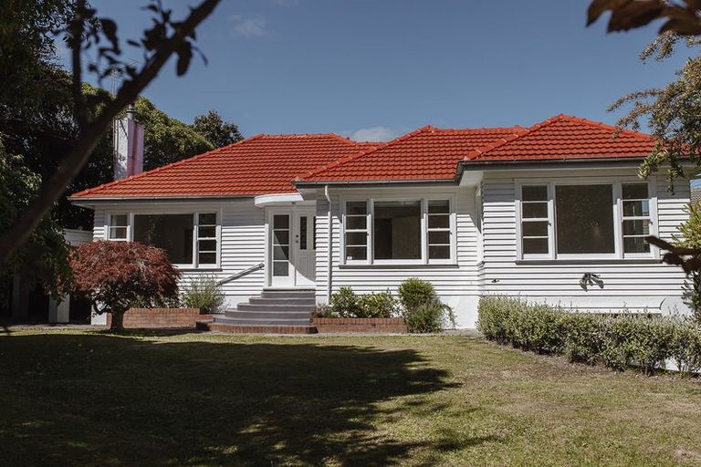Photo of property in 2 Kohekohe Road, Waikanae, 5036