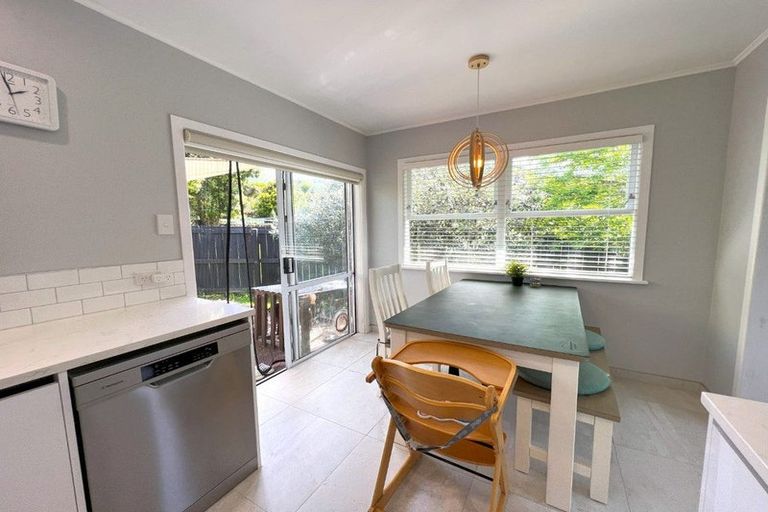 Photo of property in 1/86 Tirimoana Road, Te Atatu South, Auckland, 0602