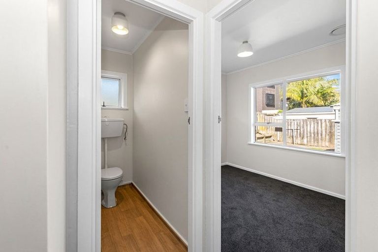 Photo of property in 27 View Road, Henderson, Auckland, 0612