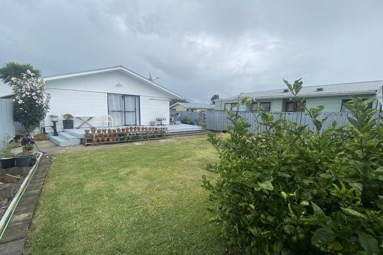 Photo of property in 2/18 Kennington Drive, Clendon Park, Auckland, 2103