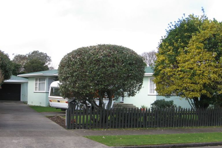 Photo of property in 17 Parkland Crescent, Terrace End, Palmerston North, 4410