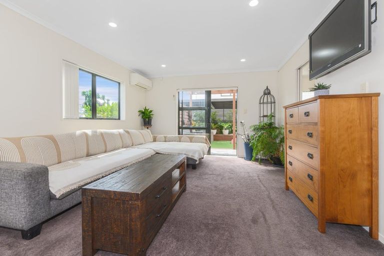 Photo of property in 1/15 Harbour View Road, Te Atatu Peninsula, Auckland, 0610