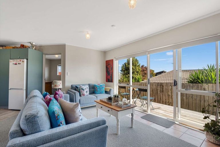 Photo of property in 2/23 Waitoa Street, Waiuku, 2123