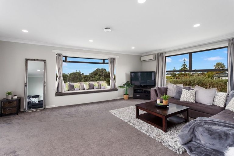 Photo of property in 2 Panorama Place, Coastlands, Whakatane, 3120