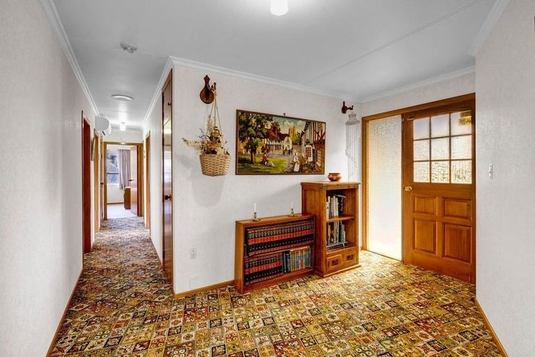 Photo of property in 84 Domett Street, Opunake, 4616