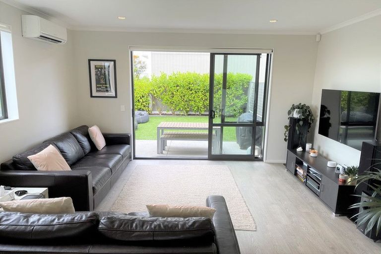 Photo of property in 19 Kanuka Road, Hobsonville, Auckland, 0616