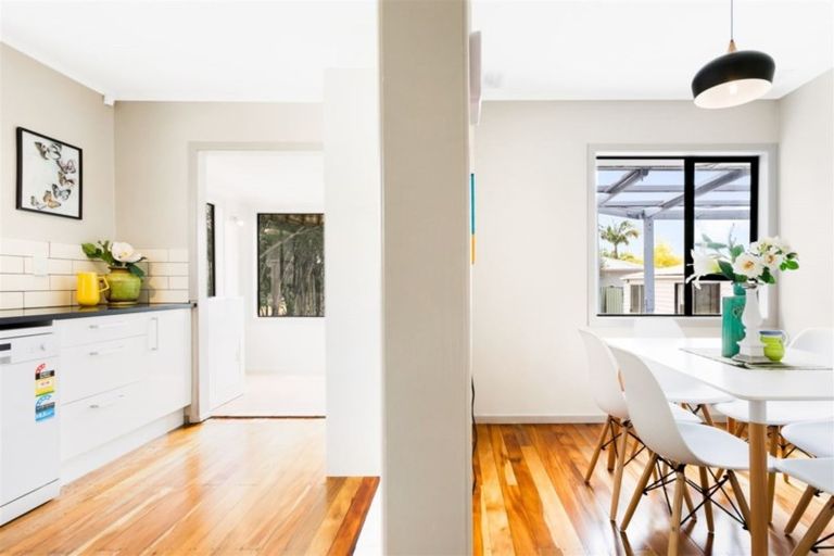 Photo of property in 14 Poto Street, Te Atatu South, Auckland, 0610