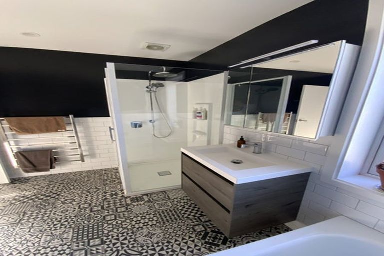 Photo of property in 154 Severn Street, Island Bay, Wellington, 6023