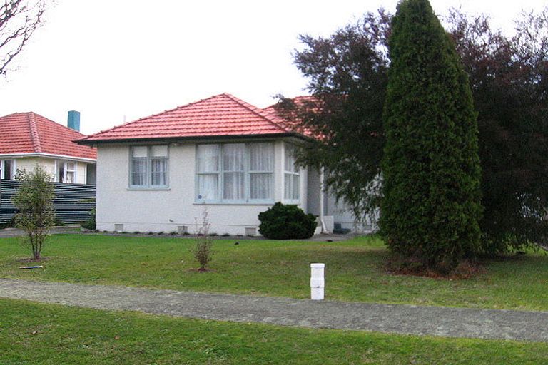 Photo of property in 8 Belfast Place, Roslyn, Palmerston North, 4414