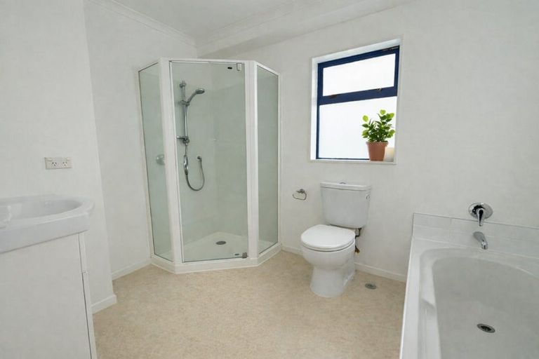 Photo of property in 4/129 The Parade, Island Bay, Wellington, 6023