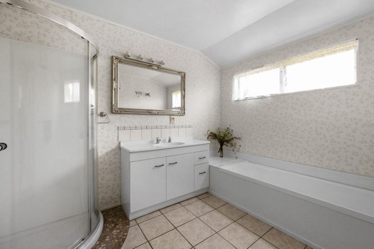 Photo of property in 75a Avondale Road, Taradale, Napier, 4112